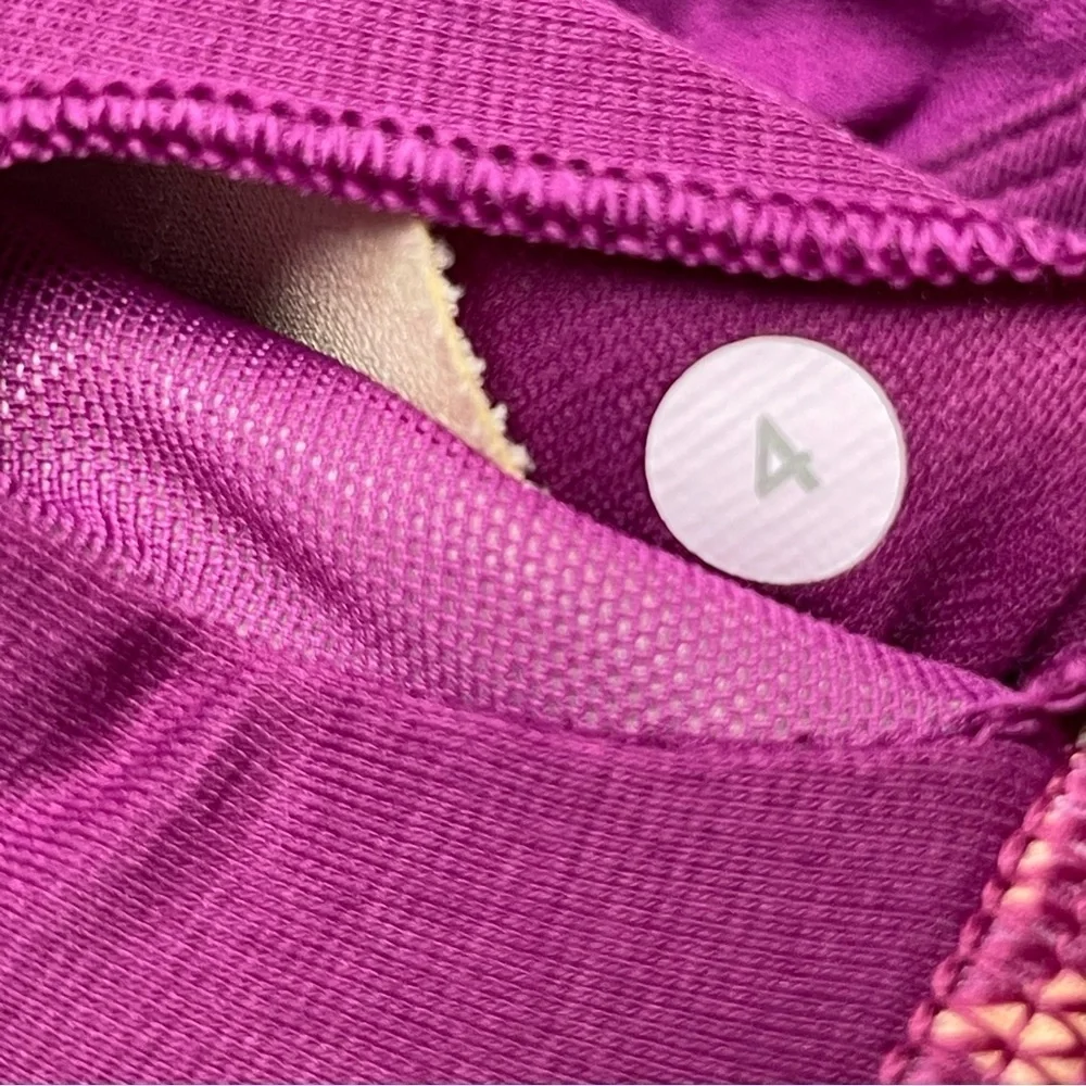 Lululemon Nouveau Limits Tank Top with build in bra size 4 - Picture 8 of 8